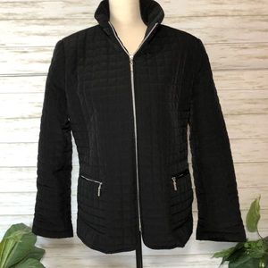 Quilted black jacket with 1/2 fleece lining